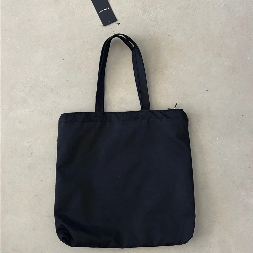 Sale! Sale! NWT Fabletics Los Angeles CA Zippered and Lined Tote Bag